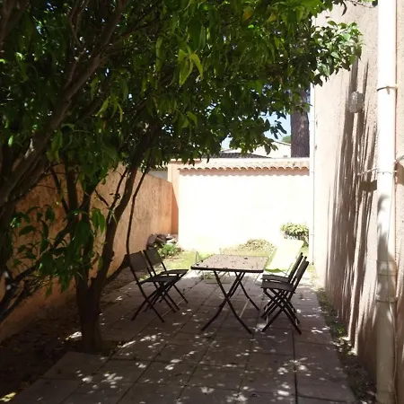 Hyères, 2 Pièces, 3 Personnes - Fr-1-335-47 Hyères